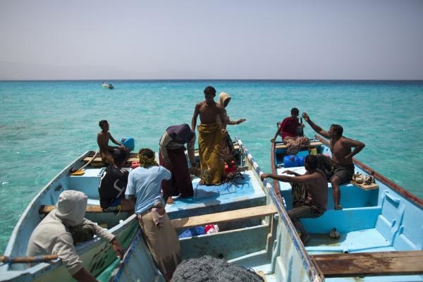فقد منذ اسبوع.. أسرة صياد نازح في الساحل الغربي تناشد خفر السواحل بالبحث عنه 1 فقد منذ اسبوع.. أسرة صياد نازح في الساحل الغربي تناشد خفر السواحل بالبحث عنه
