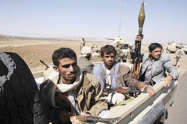 في جريمة بشعة.. مشرف حوثي يعدم طفلا في البيضاء 1 في جريمة بشعة.. مشرف حوثي يعدم طفلا في البيضاء