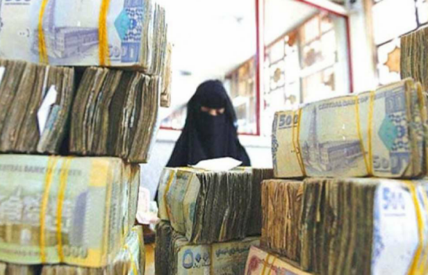عدن .. اعادة فتح البيع والشراء للعملات في محلات الصرافة 1 عدن .. اعادة فتح البيع والشراء للعملات في محلات الصرافة