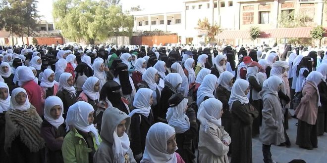 مليشيا الحوثي تحاول فرض الحجاب الإيراني على طالبات المدارس في صنعاء