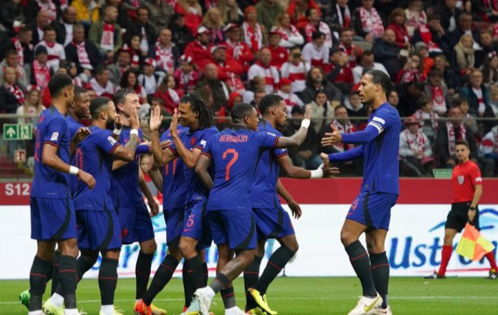 المنتخب الهولندي يفوز على نظيره البولندي بهدفين ويتصدر مجموعته بدوري أمم أوروبا