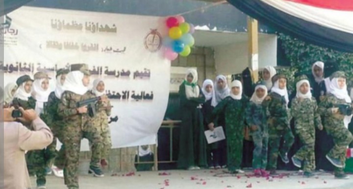 مليشيا الحوثي تفرض أنشطة مدرسية تكرس أحقية زعيمها في الحكم