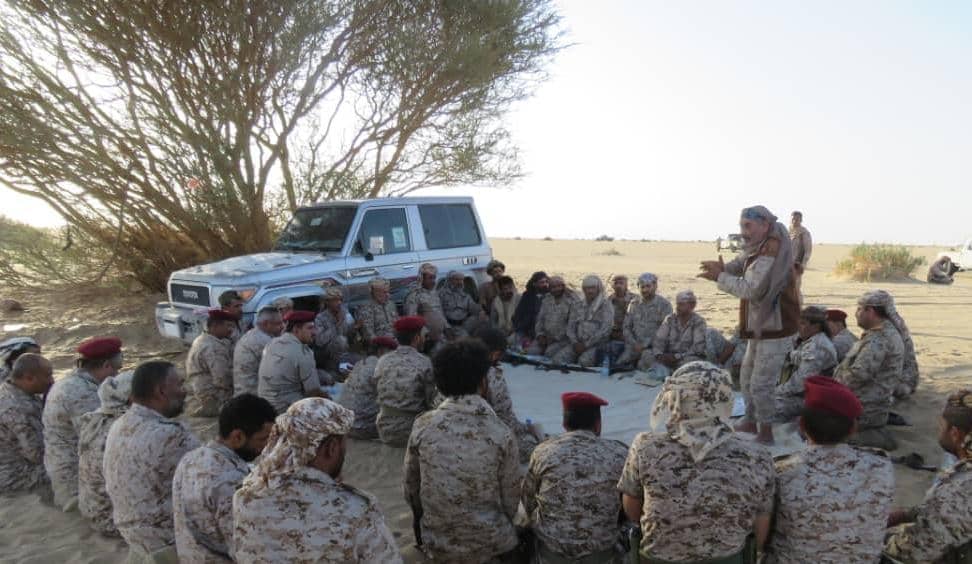 بن عزيز يعقد اجتماعاً بقيادة المنطقة العسكرية السادسة وقادة الألوية والوحدات