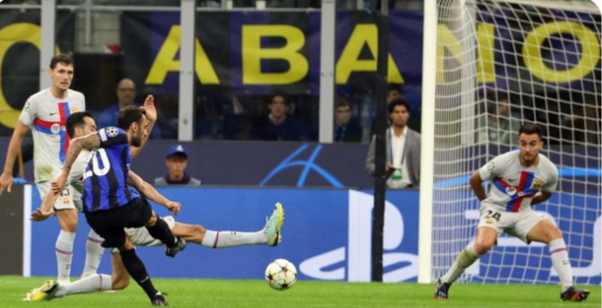 إنتر ميلان يصعق برشلونة بهدف دون رد في دوري الأبطال