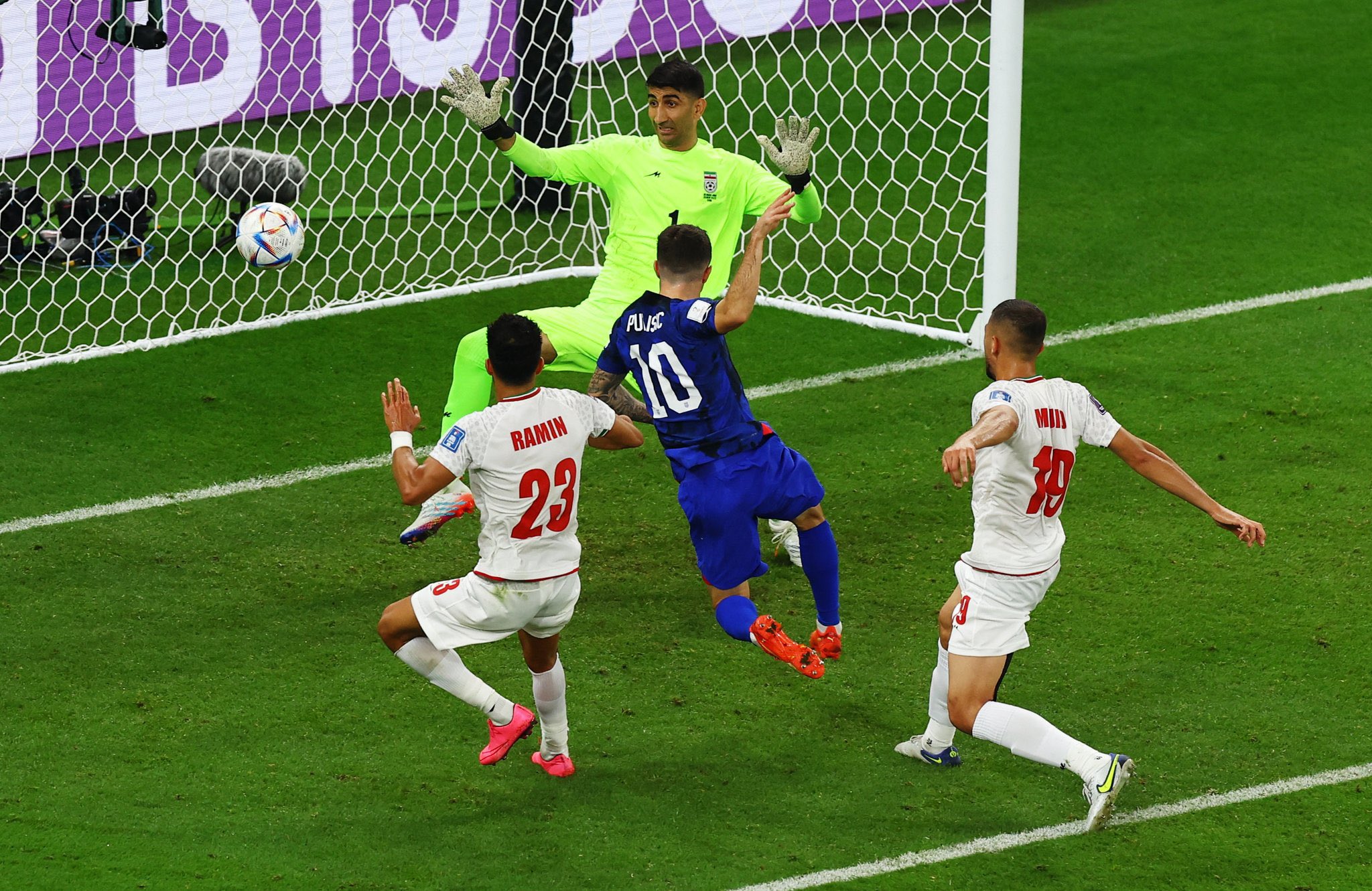 امريكا تتغلب على إيران واحد دون رد وتتأهل لدور ال16
