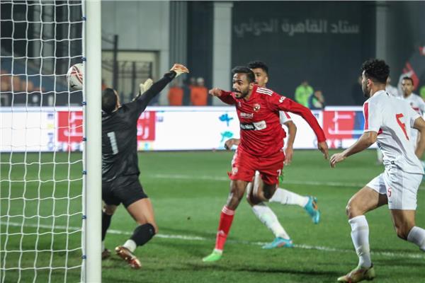الأهلي يكتسح الزمالك بثلاثية في الدوري المصري