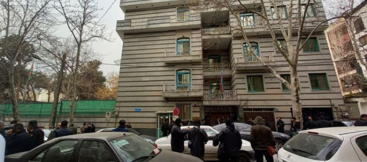 مقتل رئيس جهاز الأمن في هجوم على سفارة أذربيجان بإيران