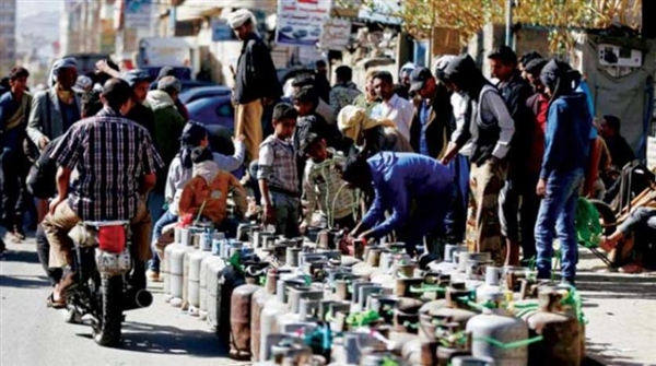 الحوثية توظف أزمة الغاز المنزلي للتكسب بمعاناة المواطنين
