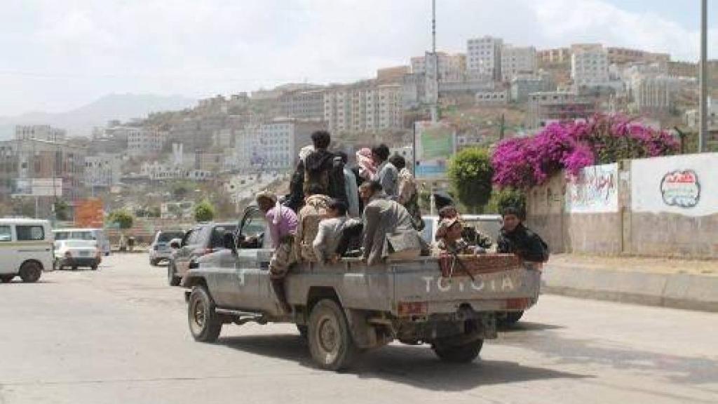 مليشيا الحوثي تجمع بيانات استخبارية عن المواطنين وممتلكاتهم في إب