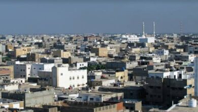 كهرباء الحوثي تتجاهل مخاطر طبلات العدادات على الأطفال في الحديدة