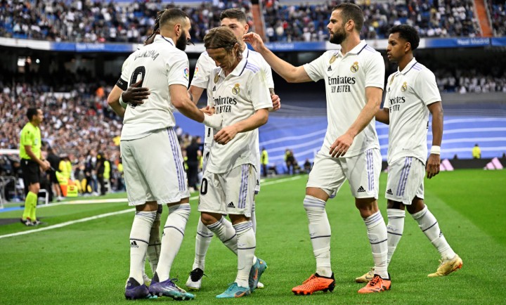 الدوري الإسباني.. ريال مدريد يتغلب على رايو فايكانو بثنائية ويعود للمركز الثاني 1 الدوري الإسباني.. ريال مدريد يتغلب على رايو فايكانو بثنائية ويعود للمركز الثاني