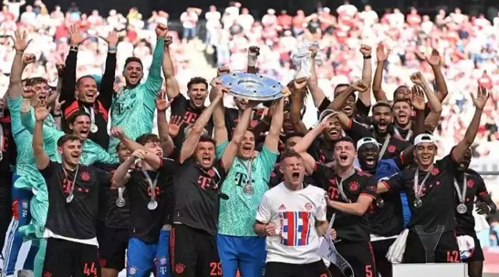 بايرن ميونيخ بطلا للدوري الألماني للمرة الـ11 في تاريخه 1 بايرن ميونيخ بطلا للدوري الألماني للمرة الـ11 في تاريخه