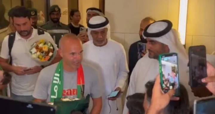 نجم ‎برشلونة السابق في دبي تمهيدا للانضمام لنادي الإمارات