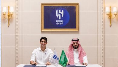 رسميا.. الهلال يعلن التعاقد مع الحارس المغربي ياسين بونو