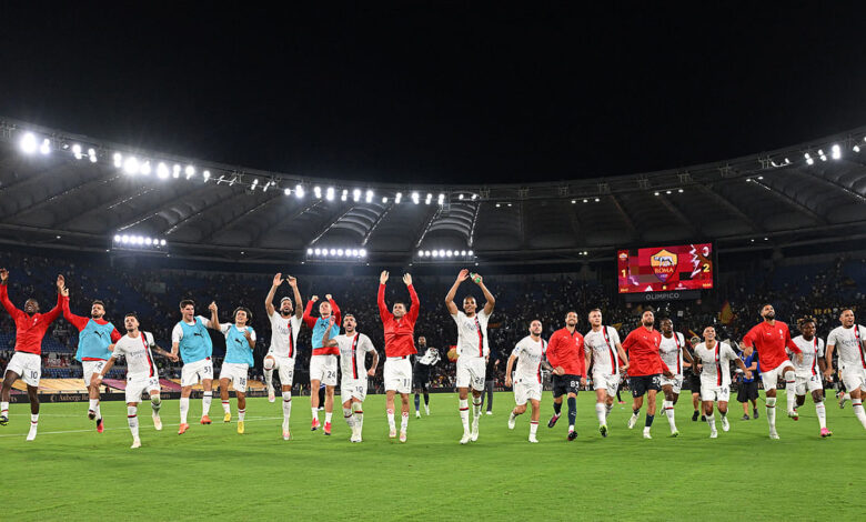 ميلان يعود بثلاث نقاط ثمينة من "الأوليمبيكو" بالفوز على روما 1 ميلان يعود بثلاث نقاط ثمينة من "الأوليمبيكو" بالفوز على روما