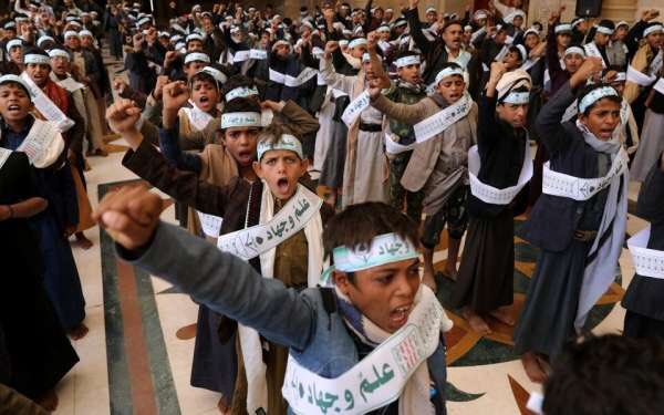 الحكومة تطالب بتحرك دولي لوقف تجنيد مليشيا الحوثي للاطفال
