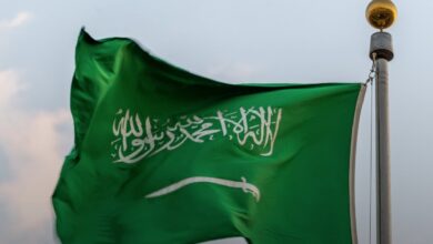 السعودية تتابع بقلق بالغ تطورات الهجمات الإسرائيلية على الحديدة