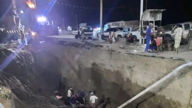 وسط إهمال حوثي.. إنفجار أنبوب رئيسي للمياه يغرق شوارع مدينة الحديدة