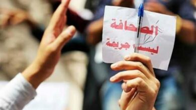 مسؤول حكومي يكشف لماذا تستهدف مليشيا الحوثي الصحفيين في اليمن؟