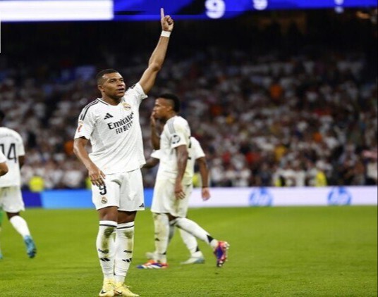 مبابي يقود ريال مدريد للفوز على بيتيس في الدوري الإسباني