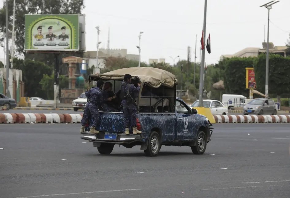 مصادر: أجهزة أمنية حوثية ترفض الإفراج عن مختطفي 26 سبتمبر