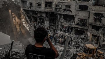 مجزرة جديدة.. استشهاد 31 فلسطينيا في قصف للاحتلال الإسرائيلي على قطاع غزة 2 مجزرة جديدة.. استشهاد 31 فلسطينيا في قصف للاحتلال الإسرائيلي على قطاع غزة