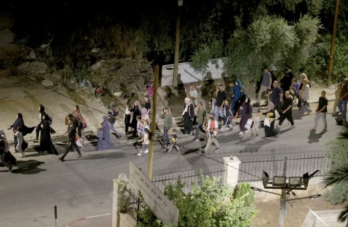 الضفة الغربية.. الاحتلال يجبر 200 عائلة فلسطينية على النزوح من مخيم الفارعة 1 الضفة الغربية.. الاحتلال يجبر 200 عائلة فلسطينية على النزوح من مخيم الفارعة