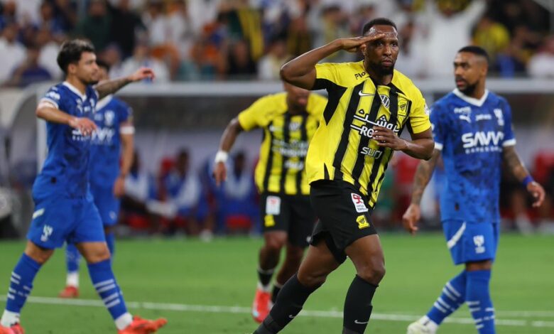 الاتحاد يعزز صدارته بفوز ساحق على ‎الهلال في الدوري السعودي