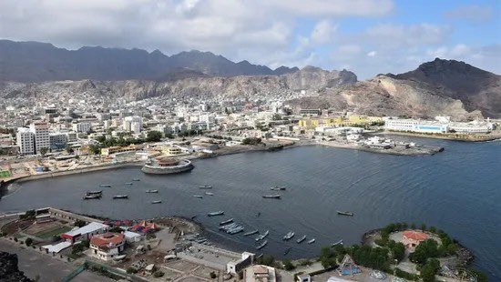 تنفيذا لتوجيهات الزبيدي.. وصول سفينة وقود لكهرباء عدن