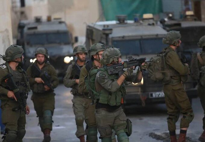 إصابة 6 فلسطينيين برصاص الاحتلال خلال اقتحام بلدات بالضفة الغربية