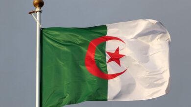 الجزائر تطرد 12 دبلوماسيًا فرنسيًا وتمنحهم 48 ساعة لمغادرة البلاد