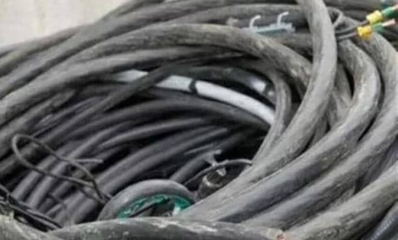عصابات تنهب كابلات الاتصالات في محافظة إب