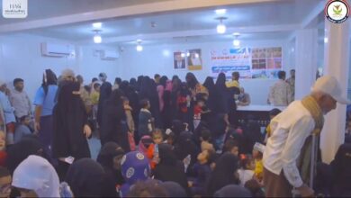 استمرار أعمال المخيم الطبي المجاني الثاني لعلاج حالات حول العين في المخا