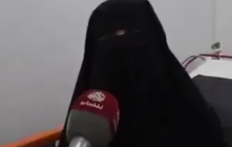 زوجة الشيخ حنتوس تكسر صمتها وتكشف وحشية الهجوم الحوثي على منزلها 1 زوجة الشيخ حنتوس تكسر صمتها وتكشف وحشية الهجوم الحوثي على منزلها