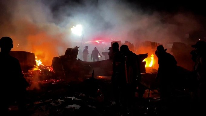 الاحتلال يقصف خيام نازحين في غزة.. أربعة شهداء وجُرحى