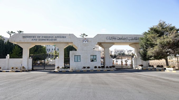 الخارجية الأردنية تدين حملات التحريض والاعتداءات على بعثاتها الدبلوماسية في الخارج 1 الخارجية الأردنية تدين حملات التحريض والاعتداءات على بعثاتها الدبلوماسية في الخارج