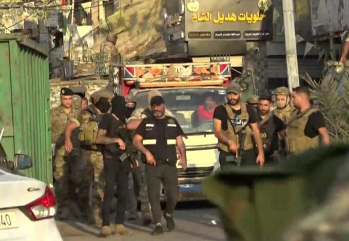 الجيش اللبناني يبدأ سحب السلاح الفلسطيني من مخيم برج البراجنة