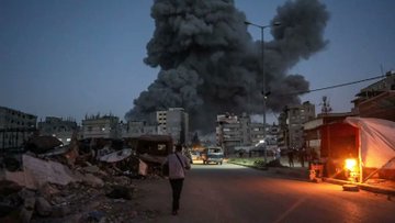 استشهاد ثلاثة فلسطينيين بينهم طفلة في قصف إسرائيلي على غزة