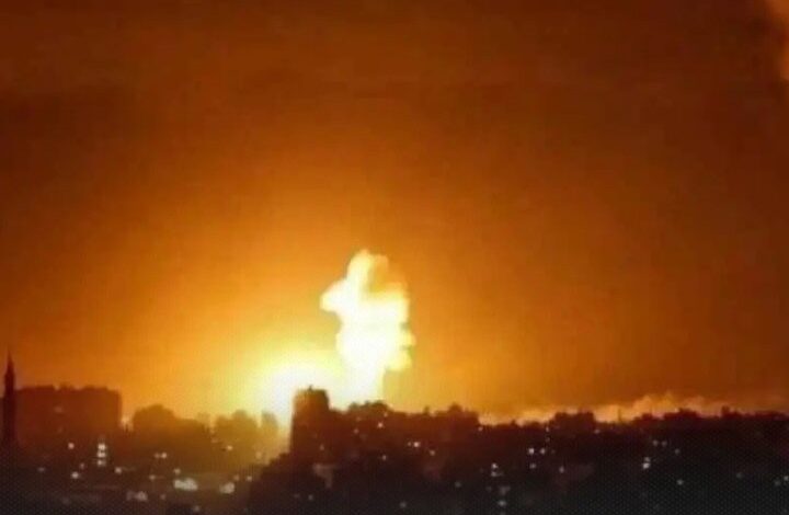 انفجاران قويان يهزان بلدتين بريف دمشق بعد إنزال إسرائيلي في الكسوة 1 انفجاران قويان يهزان بلدتين بريف دمشق بعد إنزال إسرائيلي في الكسوة