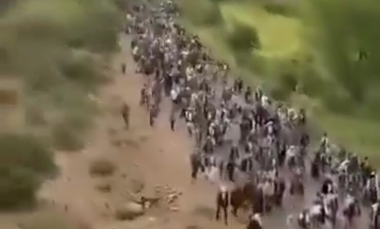 ذمار.. غضب شعبي في وصاب بعد مقتل الأزرق تحت التعذيب الحوثي 1 ذمار.. غضب شعبي في وصاب بعد مقتل الأزرق تحت التعذيب الحوثي