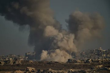 غزة: 90 شهيدًا في غارات إسرائيلية جديدة وسط استمرار مأساة القطاع 1 غزة: 90 شهيدًا في غارات إسرائيلية جديدة وسط استمرار مأساة القطاع