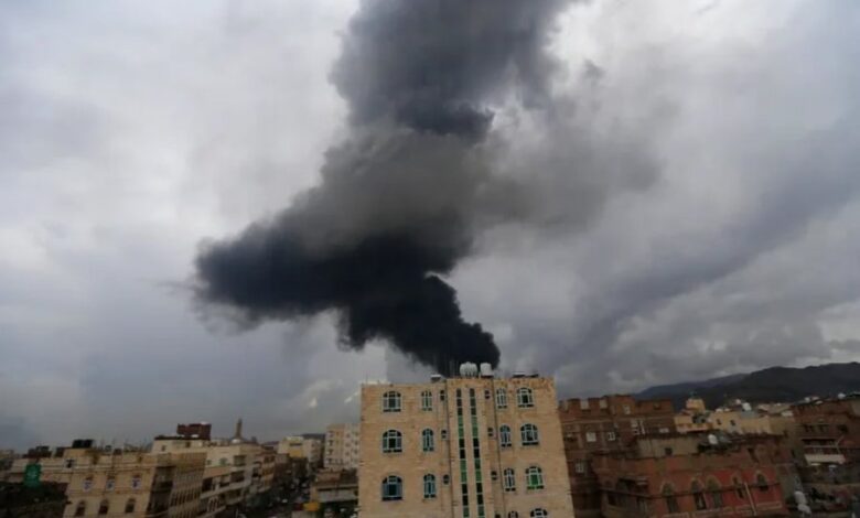 الاحتلال الإسرائيلي يؤكد استهداف اجتماع عسكري سري للحوثيين في صنعاء ومقتل 12 قيادياً 1 الاحتلال الإسرائيلي يؤكد استهداف اجتماع عسكري سري للحوثيين في صنعاء ومقتل 12 قيادياً