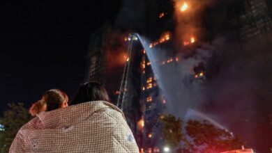 حريق ضخم في تاي بو يودي بحياة 13 شخصًا داخل الأبراج السكنية بهونج كونج