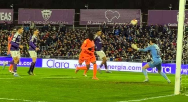 برشلونة يعبر غوادالاخارا بثنائية متأخرة في كأس ملك إسبانيا 1 برشلونة يعبر غوادالاخارا بثنائية متأخرة في كأس ملك إسبانيا