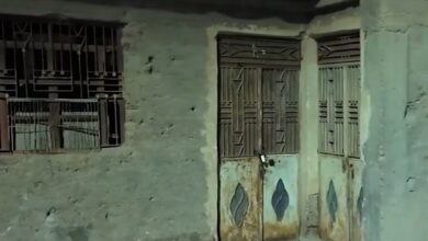 سوريا.. تفكيك متفجرات وأحزمة ناسفة عُثر عليها في منزل مهجور بدير الزور