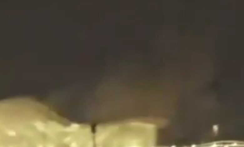 وفاة وإصابات جراء استهداف مطار زايد الدولي بطائرة مسيرة وإجراءات عاجلة لإدارة حركة الطيران في أبوظبي
