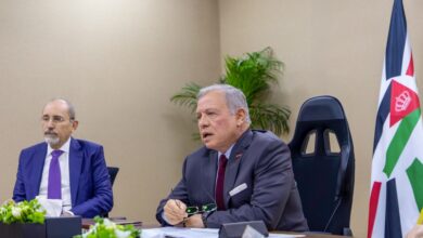 ملك الأردن يؤكد ضرورة التهدئة في المنطقة ويحذر من استهداف الدول الآمنة