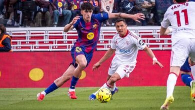 برشلونة يكتسح إشبيلية بخماسية ويعزز تفوقه في صدارة الدوري الإسباني 9 برشلونة يكتسح إشبيلية بخماسية ويعزز تفوقه في صدارة الدوري الإسباني