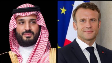 محمد بن سلمان وماكرون يناقشان التطورات الإقليمية وتضامن فرنسا مع السعودية