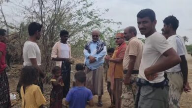 بتوجيهات من محافظ الحديدة عليان يزور أسرتين احترق منزلهما في الدنين بالخوخة 9 بتوجيهات من محافظ الحديدة عليان يزور أسرتين احترق منزلهما في الدنين بالخوخة